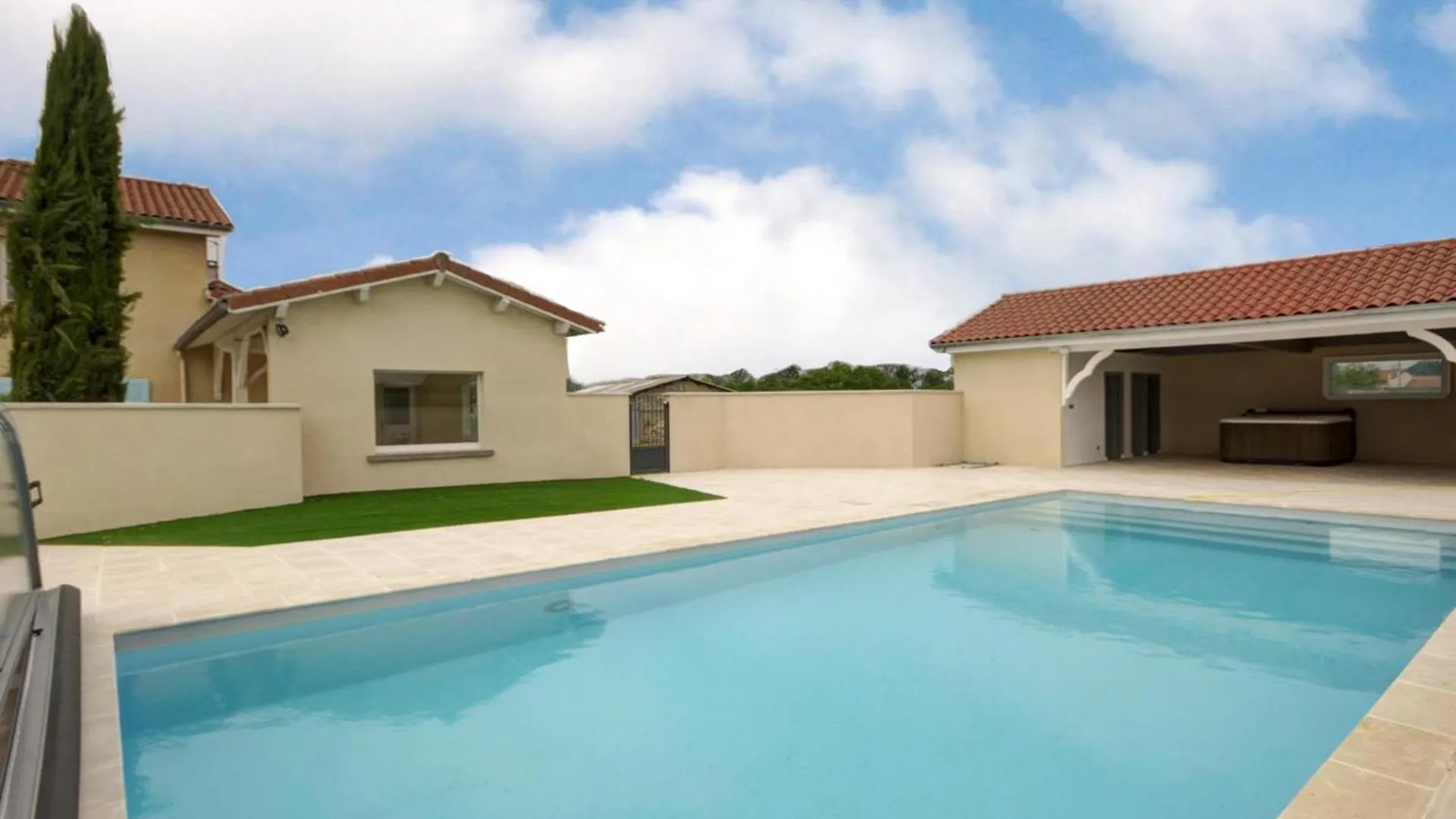 Charmante Maison De Campagne Avec Piscine Commune Et Terrasse Privative A Chalain-Le-Comtal - Fr-1-496-236 Francja